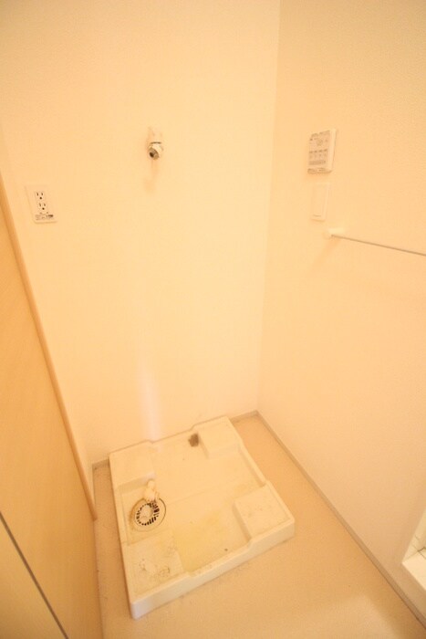 物件内観写真13　(洗濯機置場)