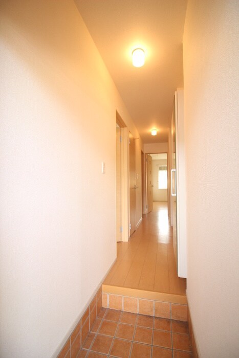 物件内観写真19　(廊下)