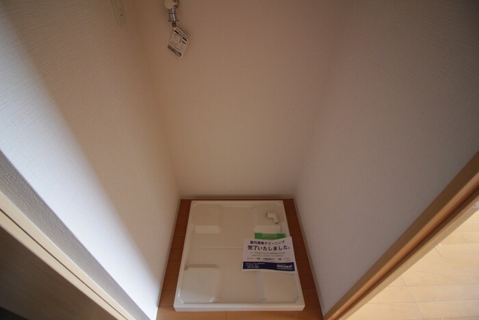 物件内観写真12　(洗濯機置場)