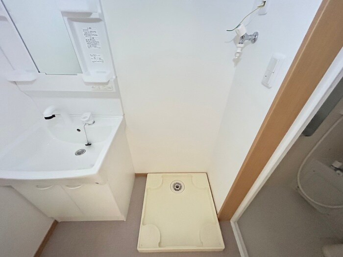 物件内観写真15　(洗濯機置場)