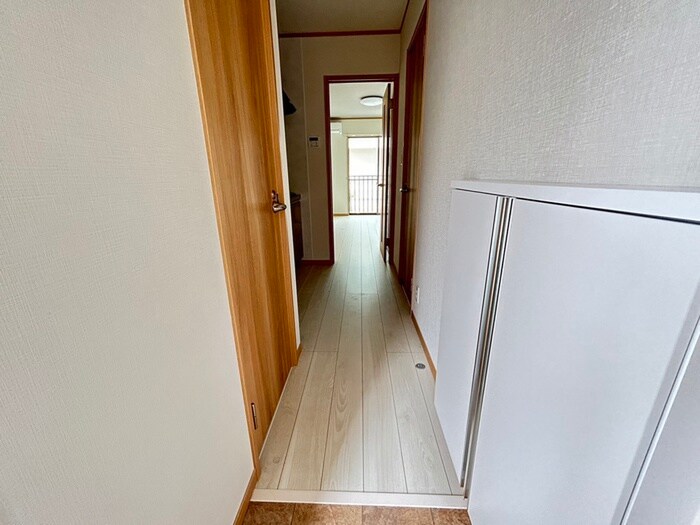 物件内観写真19　(廊下)