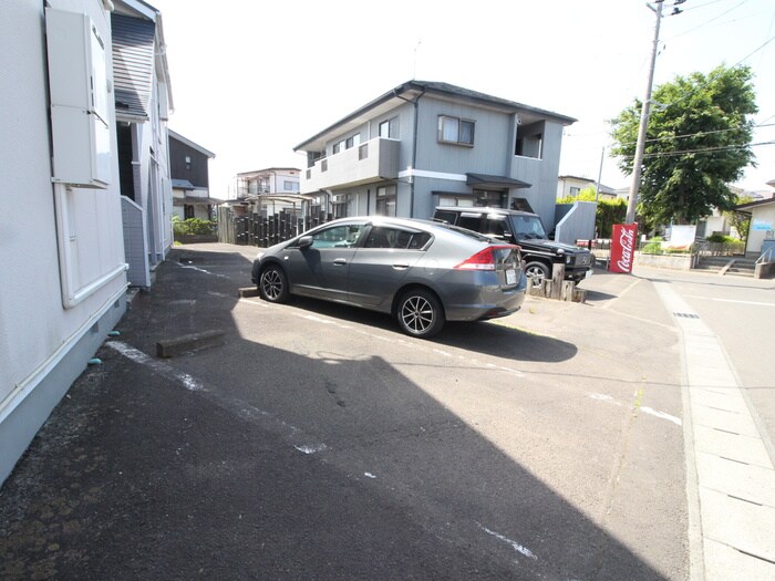物件外観写真3　(駐車場)