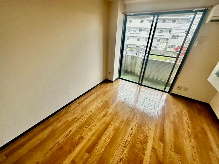 物件内観写真6　(居室)