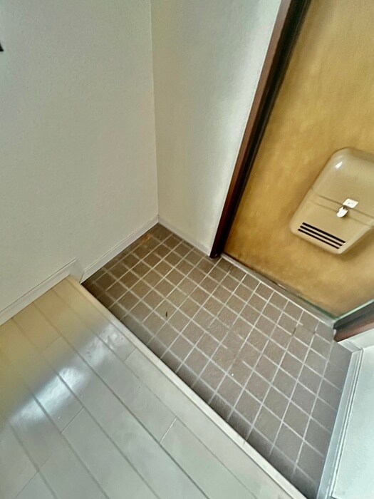 物件内観写真15　(玄関)
