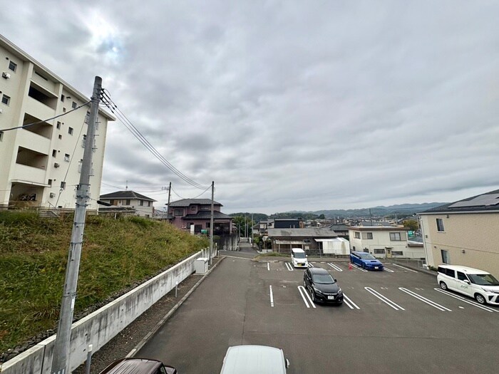 物件内観写真18　(室内からの展望)