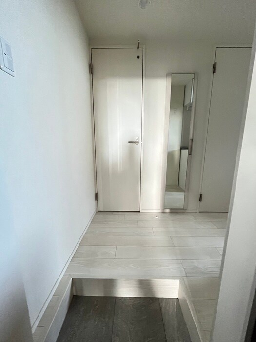 物件内観写真11　(玄関)