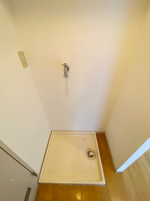 物件内観写真15　(洗濯機置場)