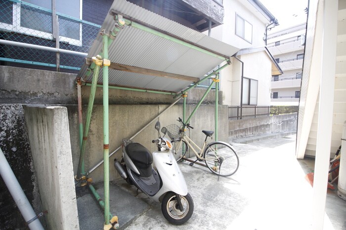 物件外観写真3　(駐輪場)