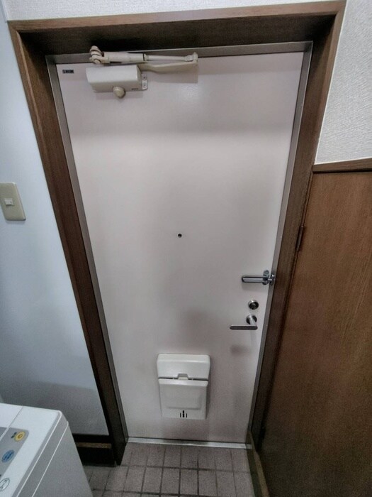 物件内観写真19　(玄関)
