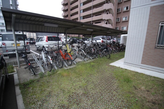 物件外観写真3　(駐輪場)