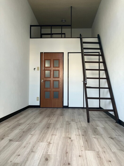 物件内観写真9　(居室)