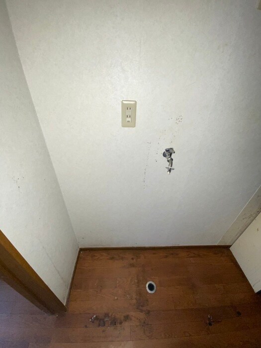 物件内観写真14　(洗濯機置場)