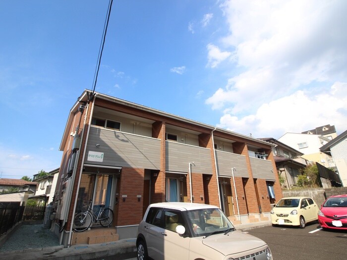 物件外観写真1　(エントランス部分)