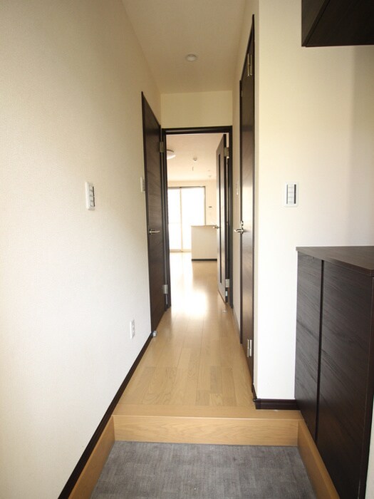 物件内観写真16　(玄関)