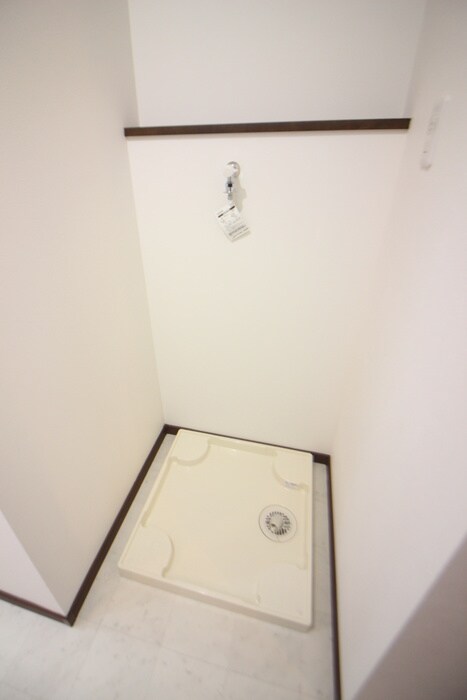 物件内観写真14　(洗濯機置場)