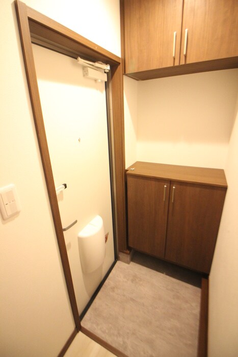 物件内観写真18　(玄関)