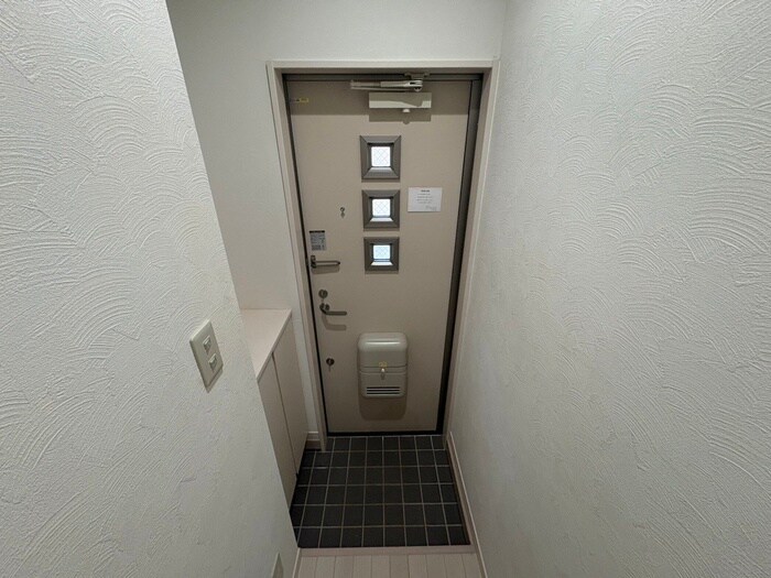 物件内観写真15　(玄関)