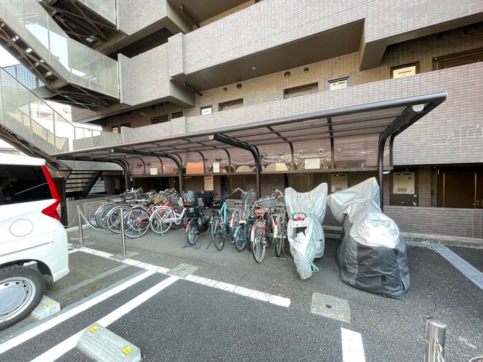 物件外観写真5　(駐輪場)