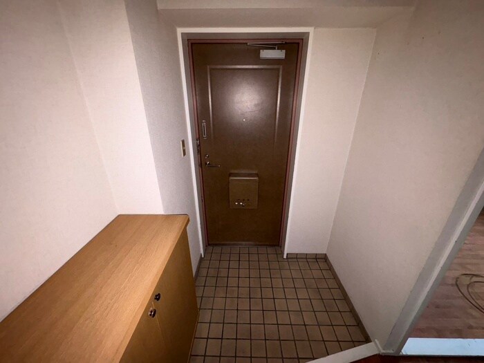 物件内観写真7　(玄関)