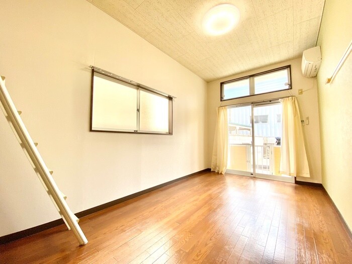 物件内観写真8　(居室)