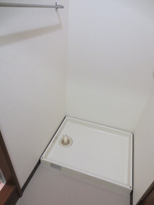 物件内観写真12　(洗濯機置場)