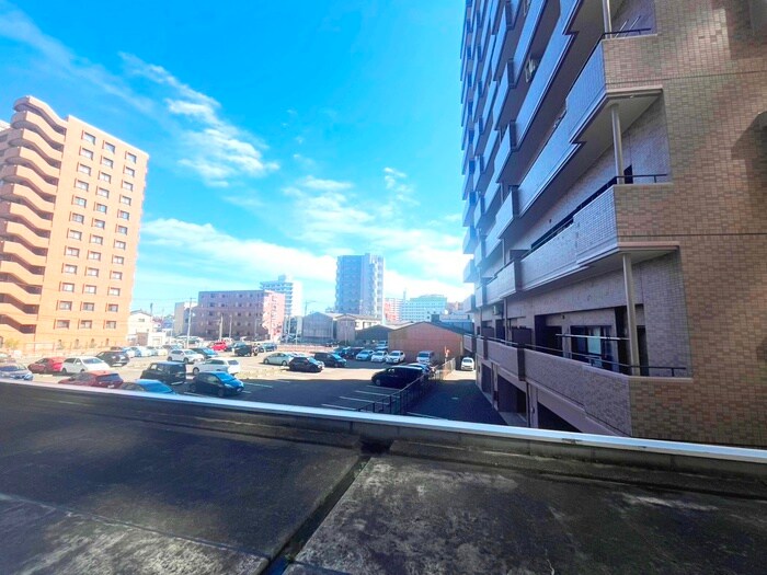 物件内観写真16　(室内からの展望)