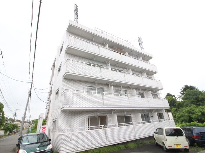 物件外観写真1　(駐車場)