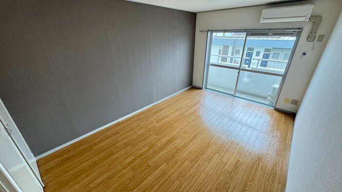 物件内観写真10　(居室)