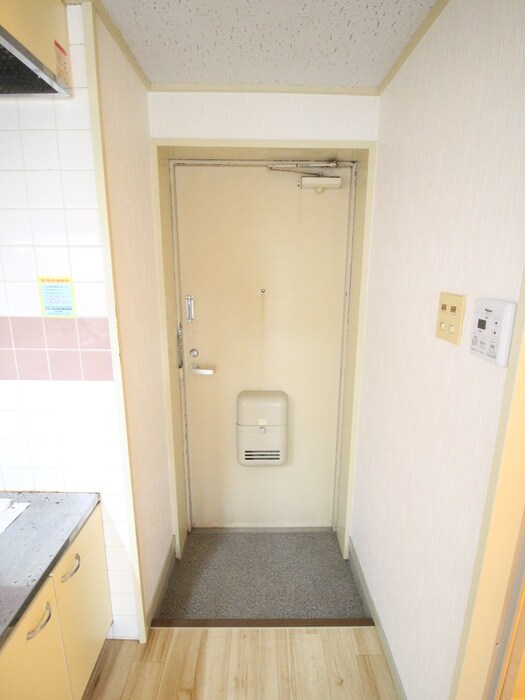 物件内観写真21　(玄関)