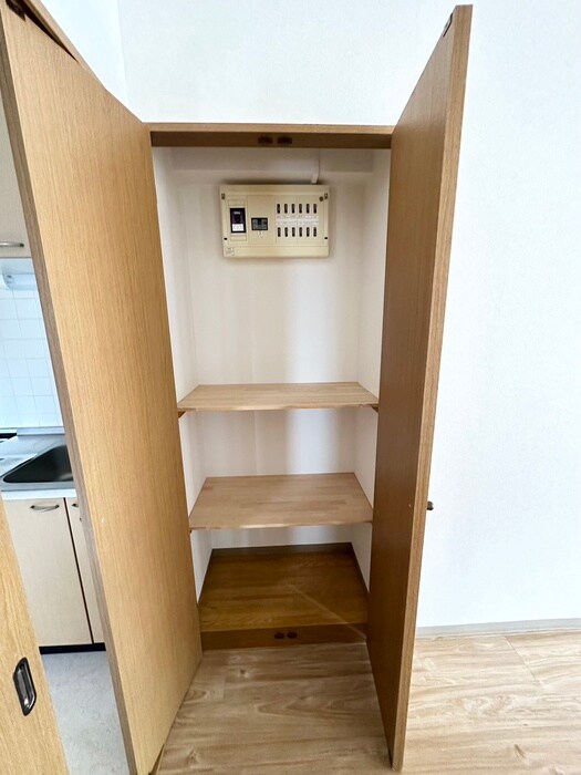 物件内観写真12　(収納)