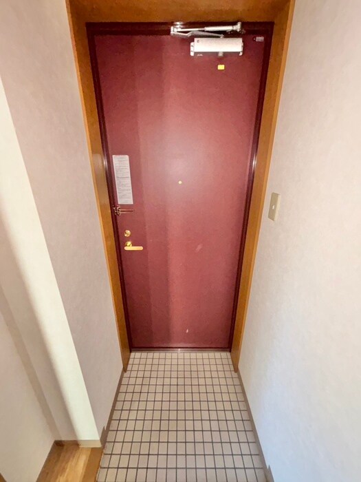 物件内観写真18　(玄関)