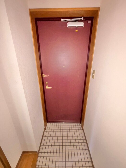 物件内観写真18　(玄関)