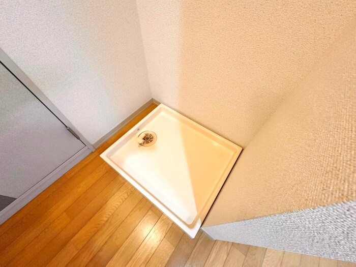 物件内観写真15　(洗濯機置場)