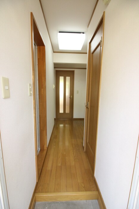 物件内観写真17　(廊下)