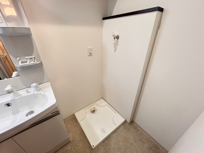 物件内観写真14　(洗濯機置場)