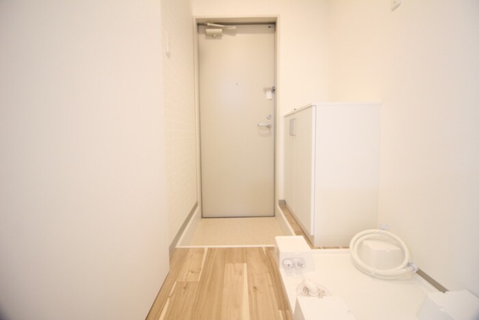 物件内観写真16　(玄関)