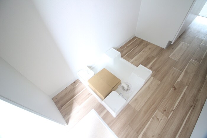 物件内観写真13　(洗濯機置場)