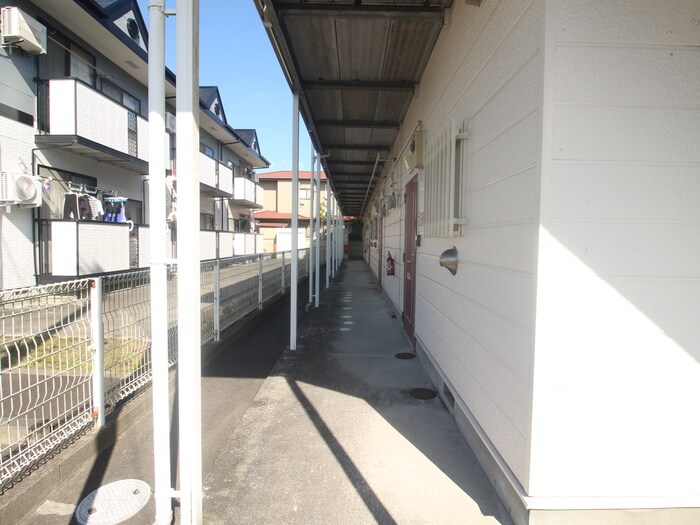 物件外観写真3　(エントランス部分)