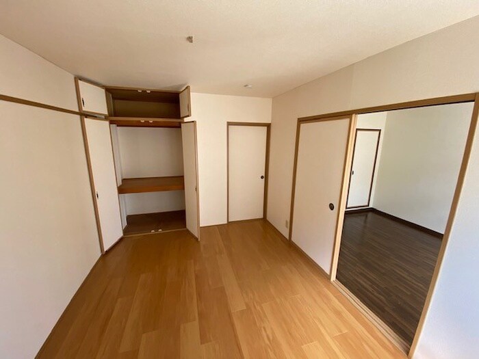 物件内観写真12　(収納)