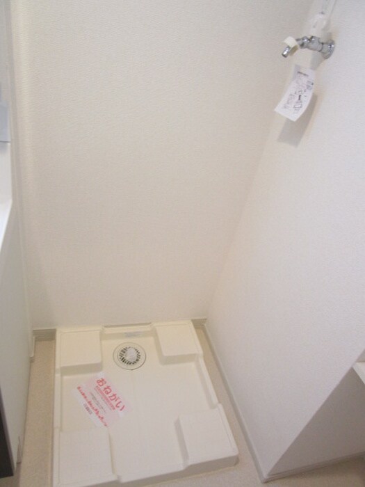 物件内観写真18　(洗濯機置場)