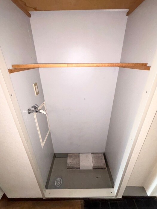 物件内観写真15　(洗濯機置場)