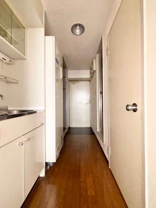 物件内観写真16　(廊下)