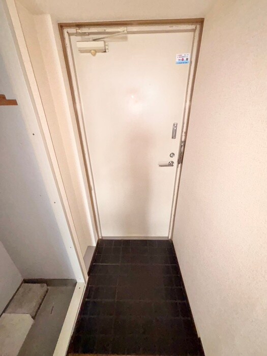 物件内観写真17　(玄関)