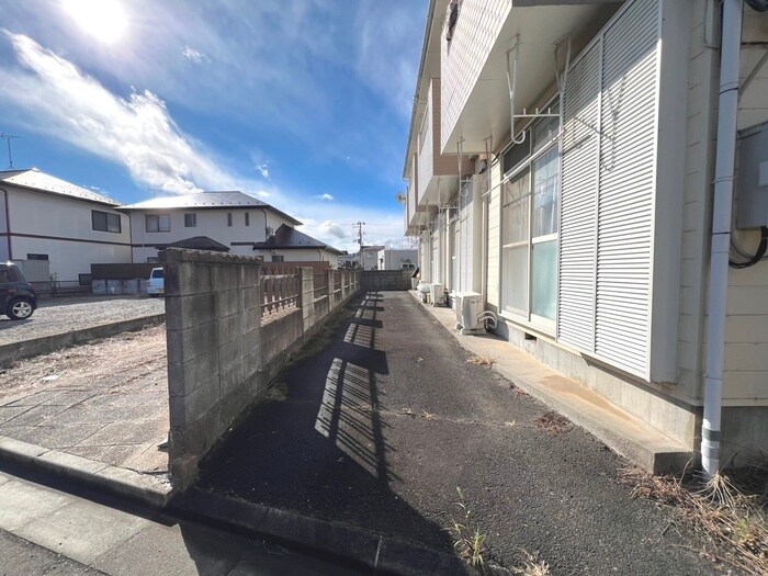 物件外観写真2　(駐車場)