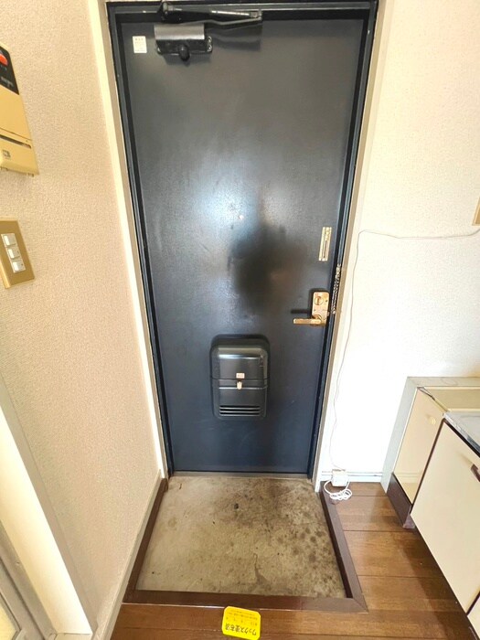 物件内観写真16　(玄関)