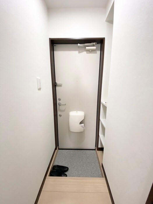 物件内観写真9　(玄関)
