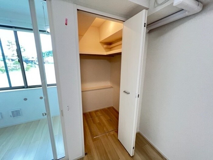 物件内観写真12　(収納)