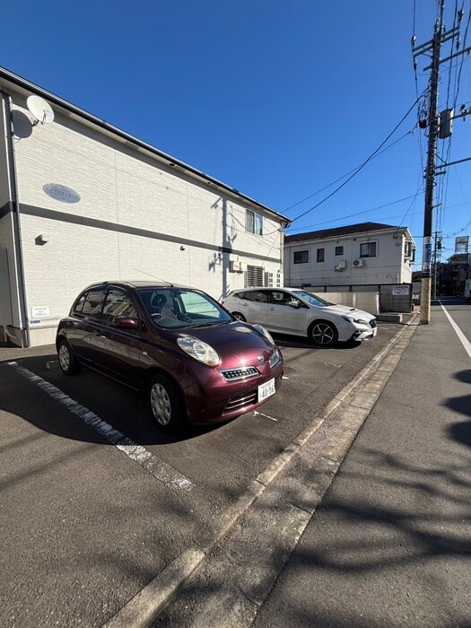 物件外観写真4　(駐車場)