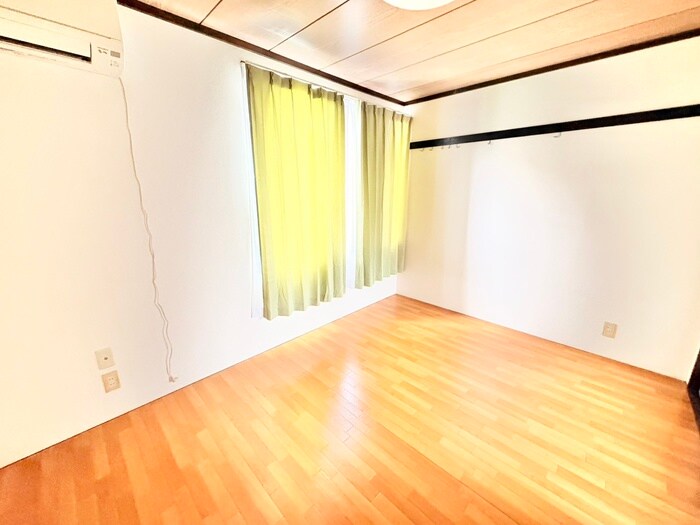 物件内観写真9　(居室)