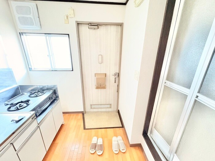 物件内観写真18　(玄関)